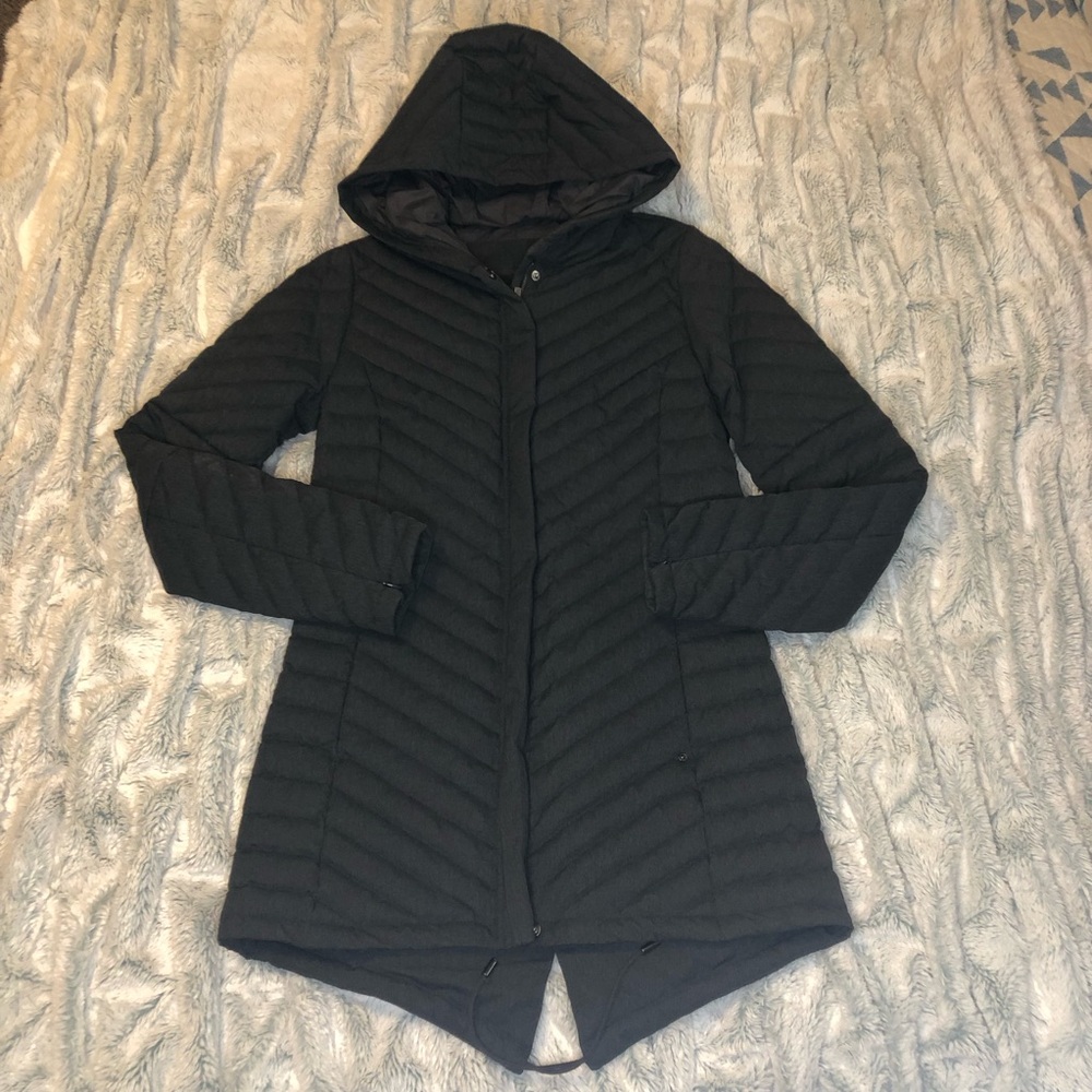 Lacoste Quilted Hooded jacket Gray Zip Front Women's 34 will also fit girls 14